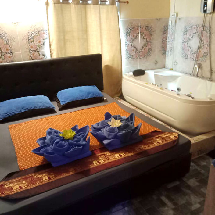 Single Shower Room — Bangkok Bunny Massage